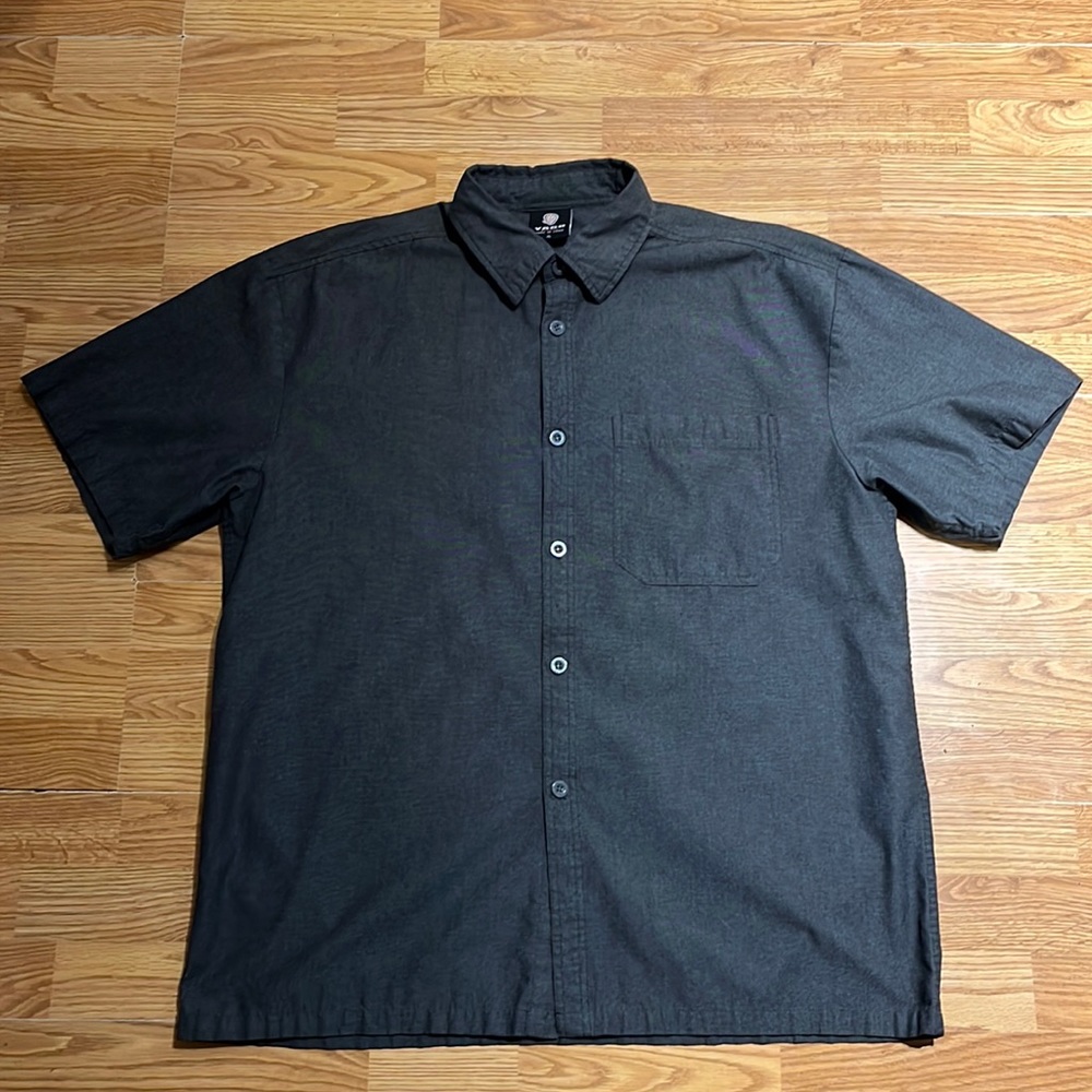 Yago Mens Charcoal Colored Button-up Shirt, size XL, Short Sleeve